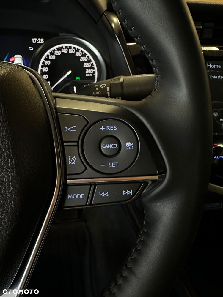 Toyota Camry 2.5 Hybrid Executive CVT - 11