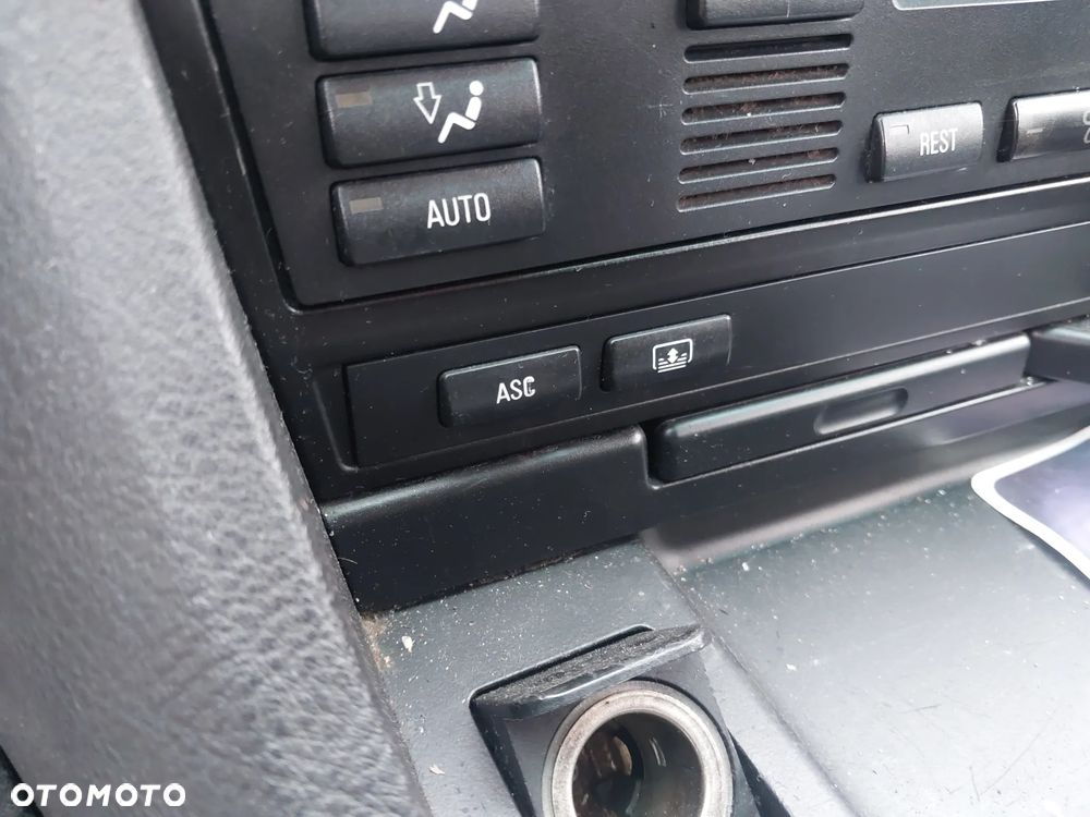 Konsola kokpit BMW 5 E39 Lift Deska rozdzielcza panel schowek radio Navi klimatyzacja dekory zegary 3.0 M57 ramka tunel uchwyt cupholder - 7