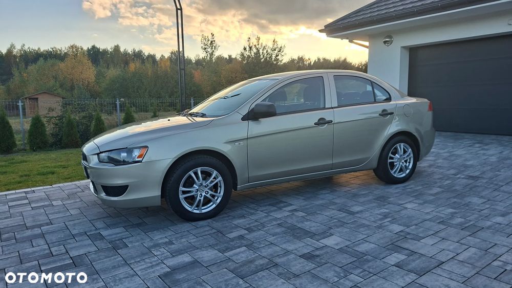 Mitsubishi Lancer - 12