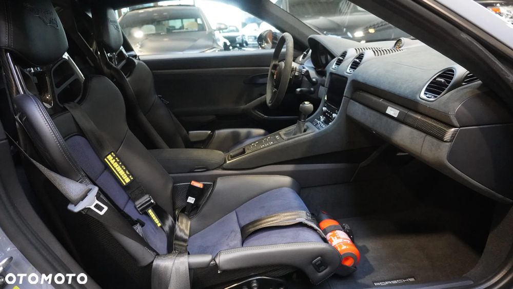 Porsche 718 Cayman GPF GT4 RS PDK - 9