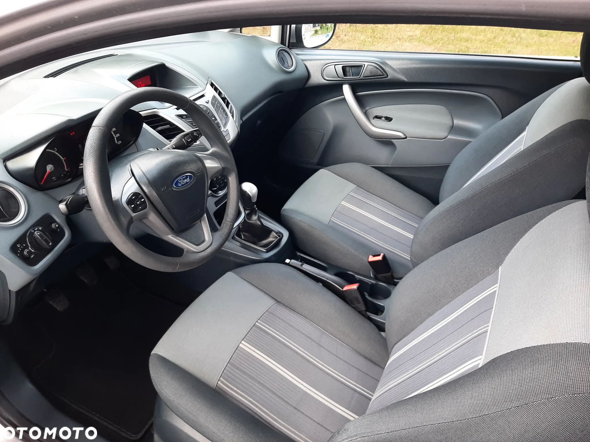 Ford Fiesta 1.25 Ambiente - 8