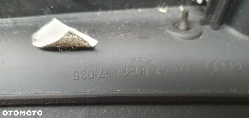 Schowek pasażera Europa Audi A4 B7 8E1857035D - 8