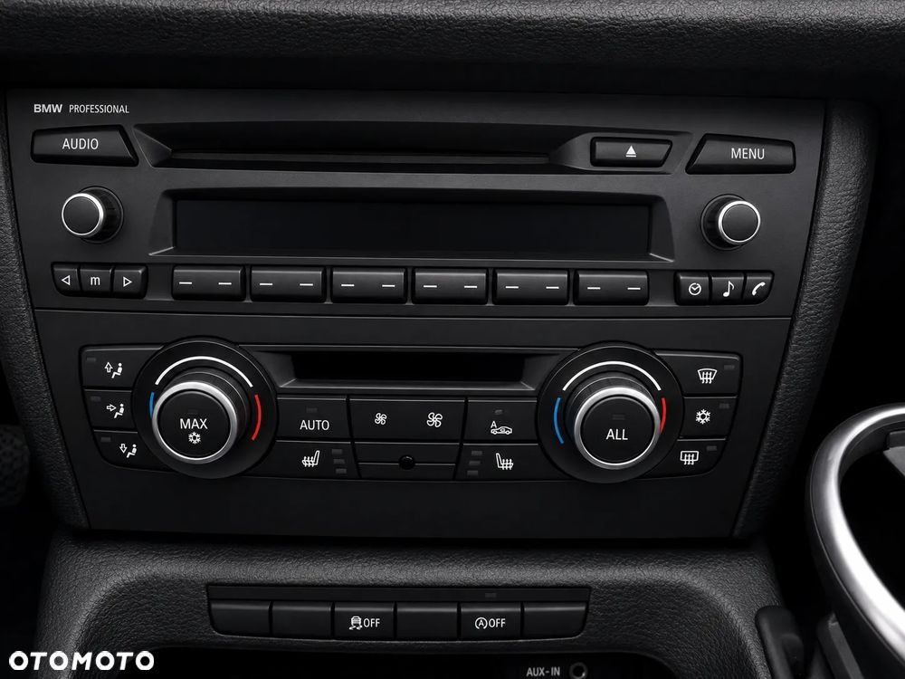 BMW X1 sDrive18d xLine - 31