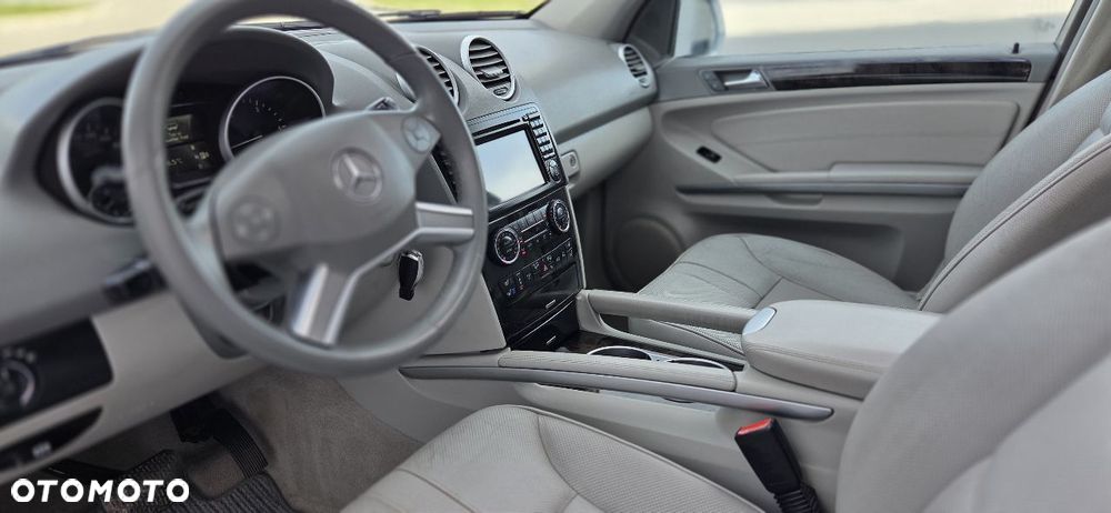 Mercedes-Benz ML 320 CDI 4Matic 7G-TRONIC DPF Edition 10 - 34
