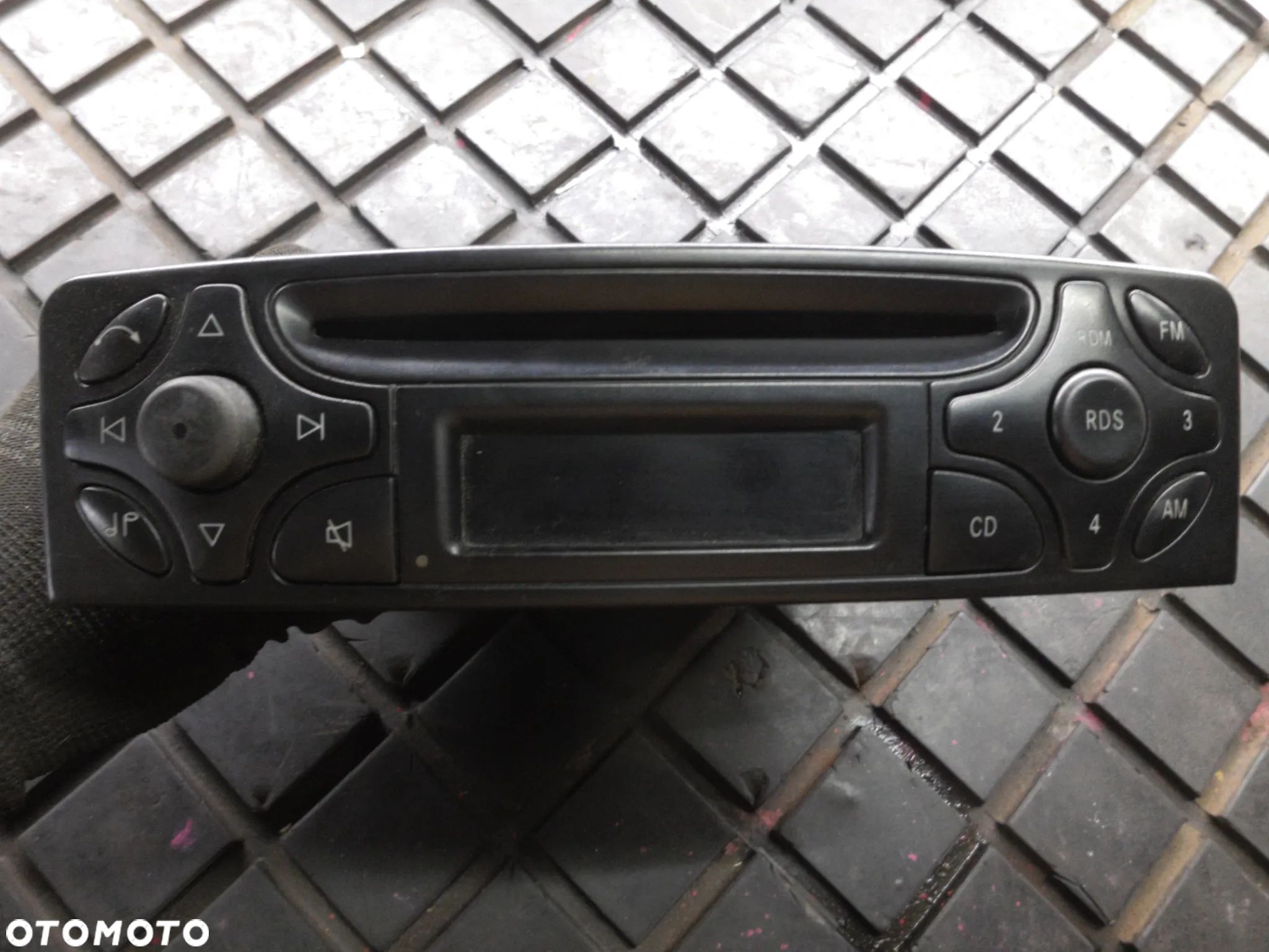 RADIO CD RADIOODTWARZACZ MERCEDES W203 A2038201786 POSIADAM 2 SZT - 1