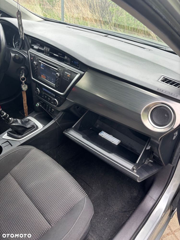 Toyota Auris 1.6 Premium Comfort - 14