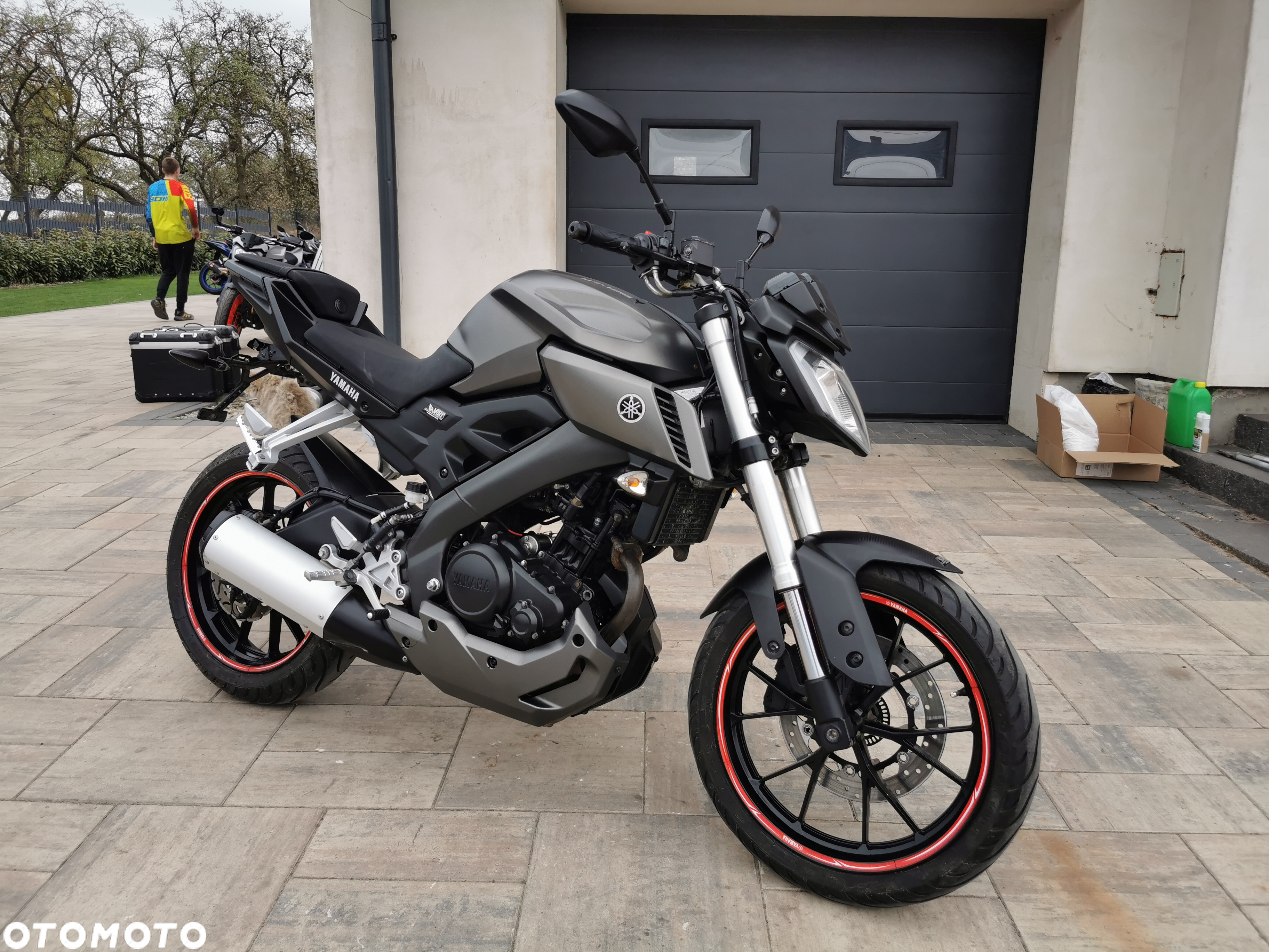 Yamaha MT - 27