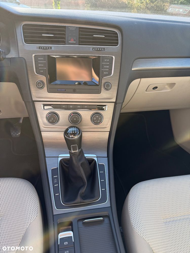 Volkswagen Golf - 19