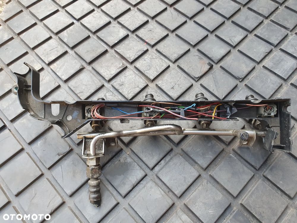 WTRYSKIWACZE LISTWA KOMPLET  OPEL VECTRA B 1,8 16V 90536149 5WK93151 ASTRA G ZAFIRA A - 1