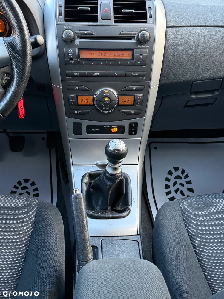 Toyota Corolla 1.6 Premium - 6