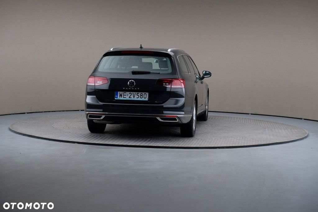 Volkswagen Passat 2.0 TDI Elegance DSG - 5