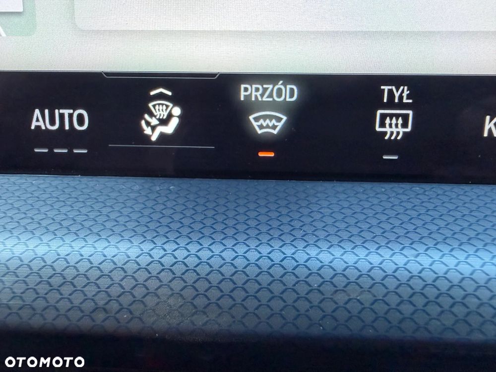 Ford Focus 1.0 EcoBoost Hybrid ACTIVE - 29