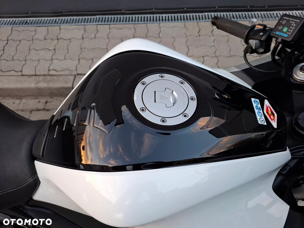 Honda VFR - 23