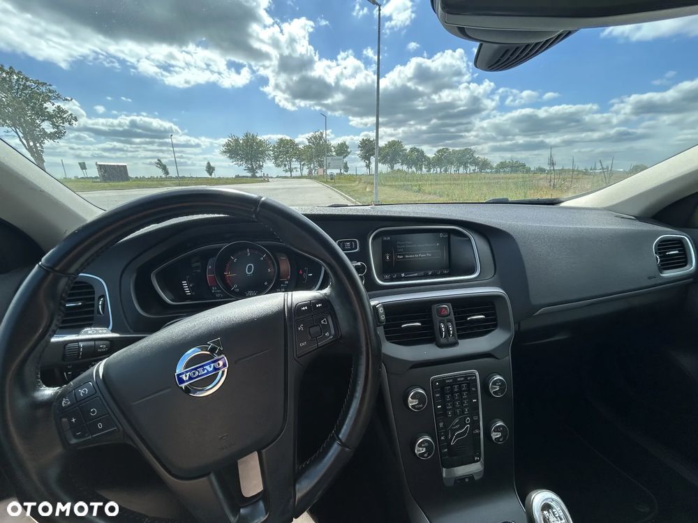Volvo V40 D2 - 13