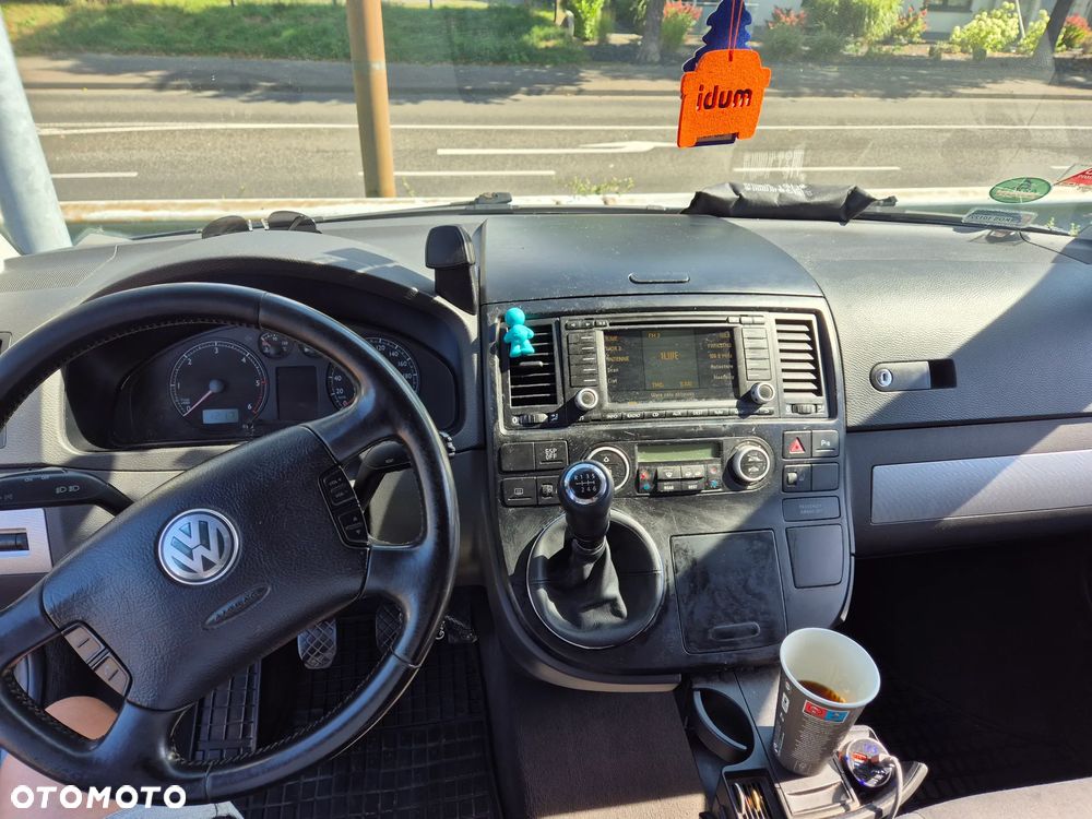 Volkswagen Multivan - 5