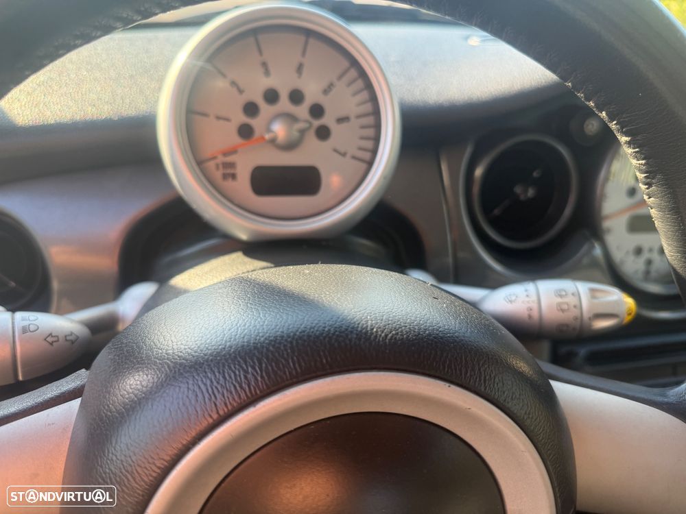 MINI 3 Portas One 1.4 D - 18