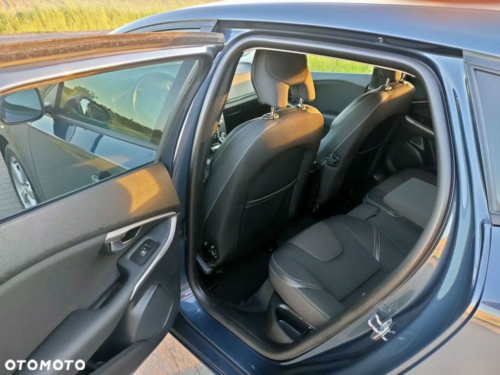 Volvo V40 D2 Drive-E SCR Momentum - 13