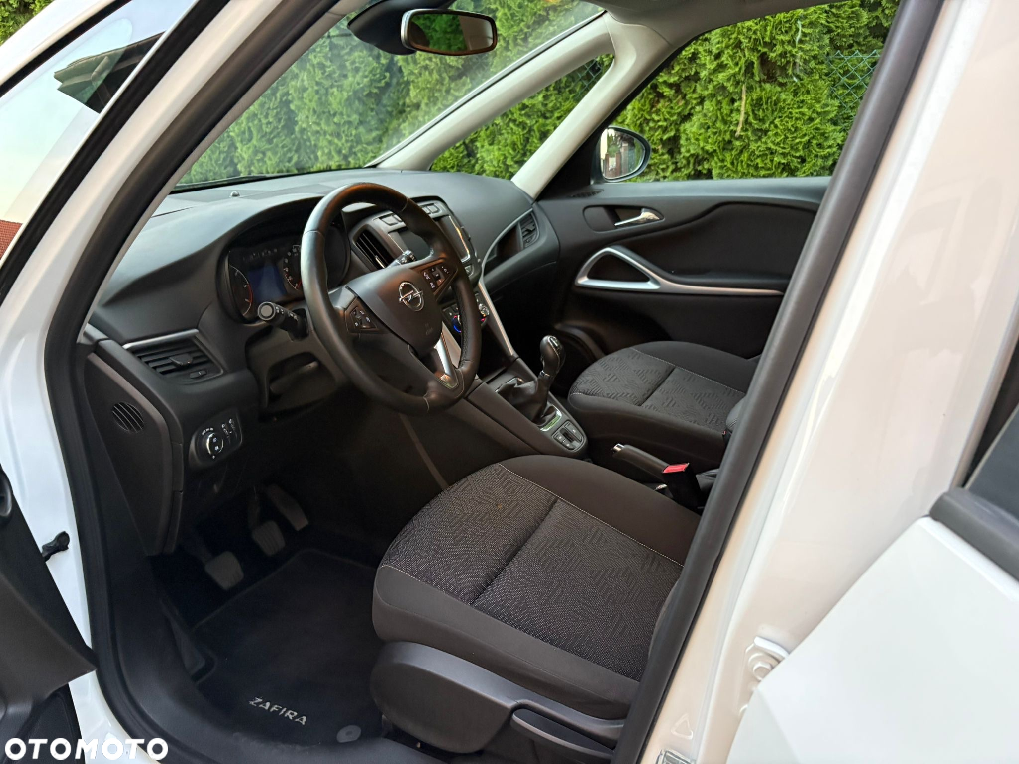 Opel Zafira - 10