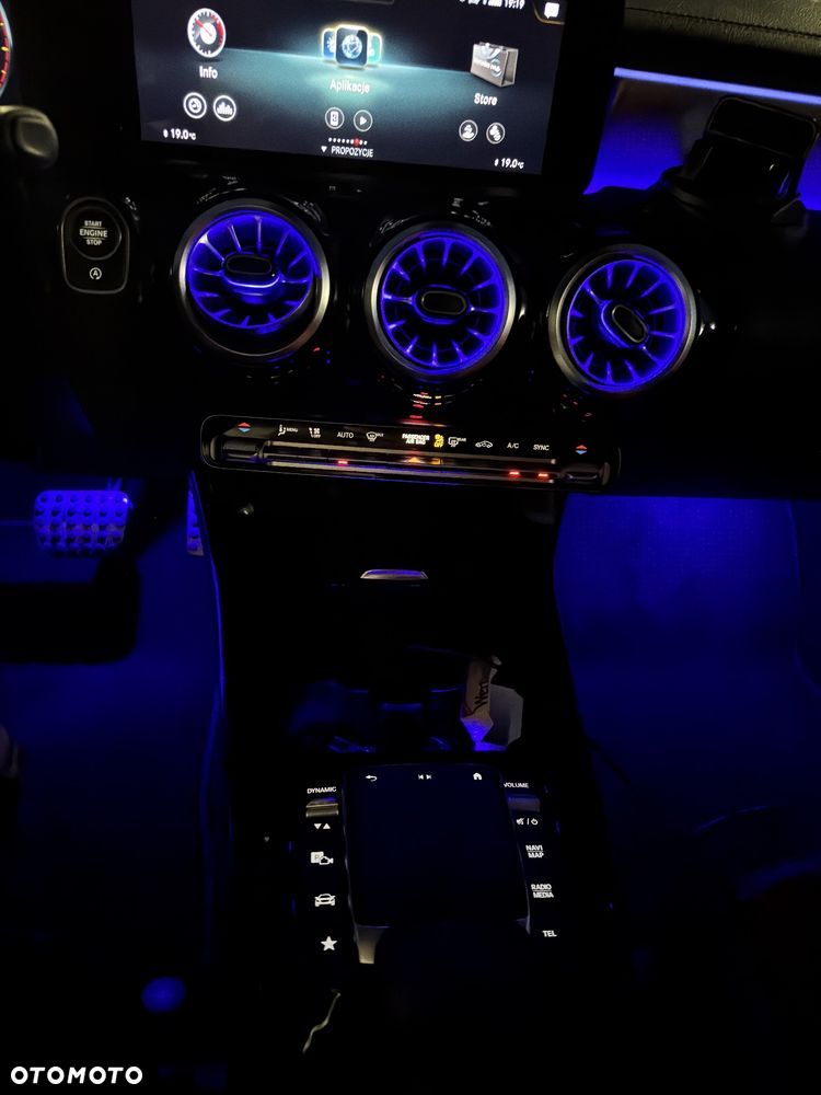 Mercedes-Benz CLA 250 4-Matic AMG Line 7G-DCT - 18