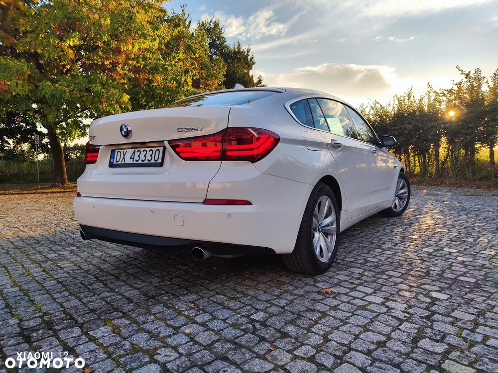 BMW 5GT - 1