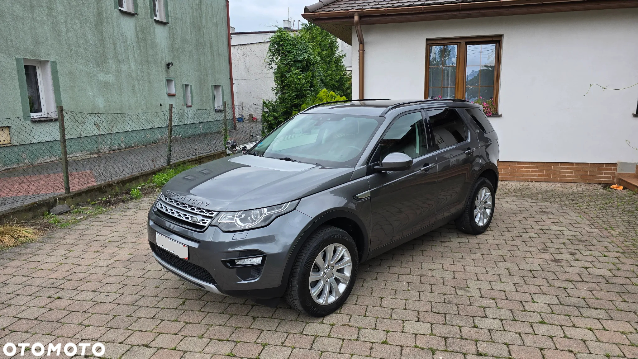 Land Rover Discovery Sport 2.0 D180 R-Dynamic HSE - 2