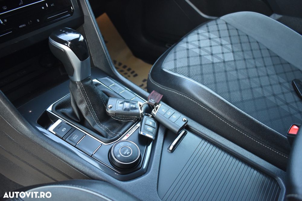 Volkswagen Tiguan 2.0 TDI SCR 4MOTION DSG R-Line - 26