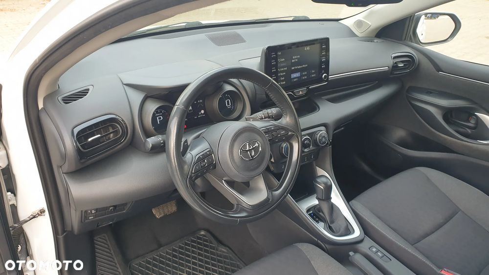 Toyota Yaris 1.5 Comfort CVT - 2