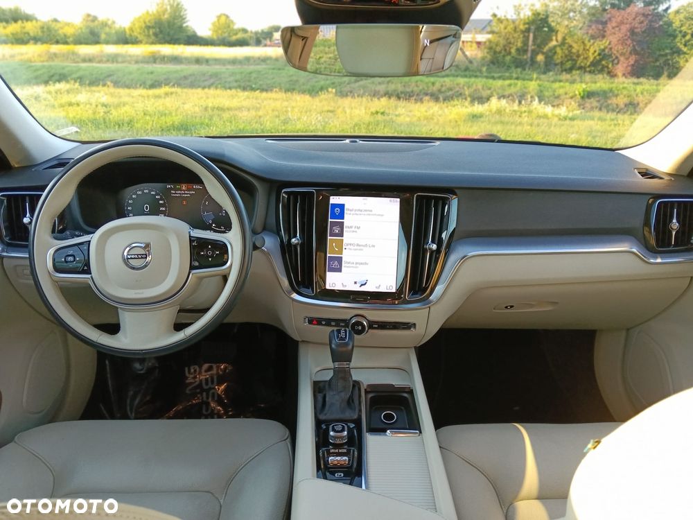 Volvo S60 T6 AWD Momentum Pro - 8