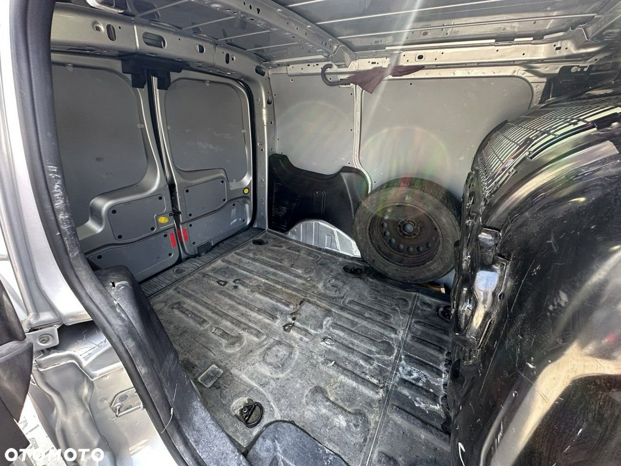 Ford Transit Connect - 18