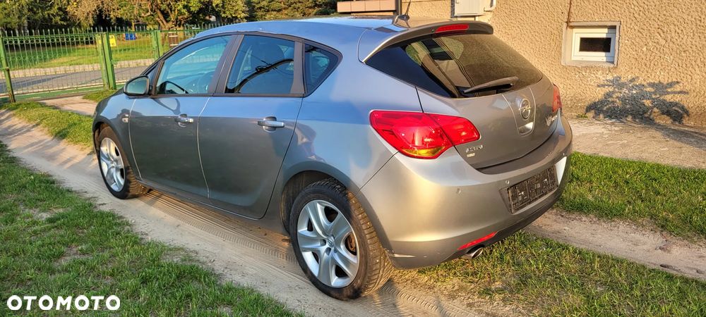 Opel Astra 1.4 Turbo - 4