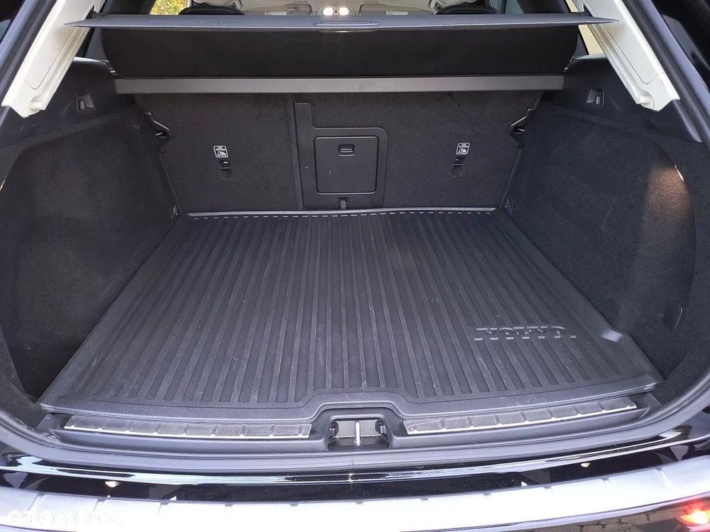 Volvo XC 60 B5 B AWD Plus Black Edition - 36