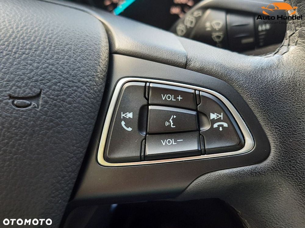 Ford Kuga 1.5 EcoBoost 2x4 Titanium - 24