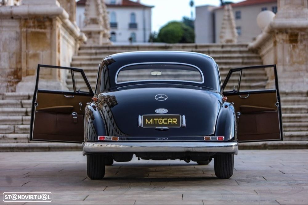 Mercedes-Benz 300 - 7