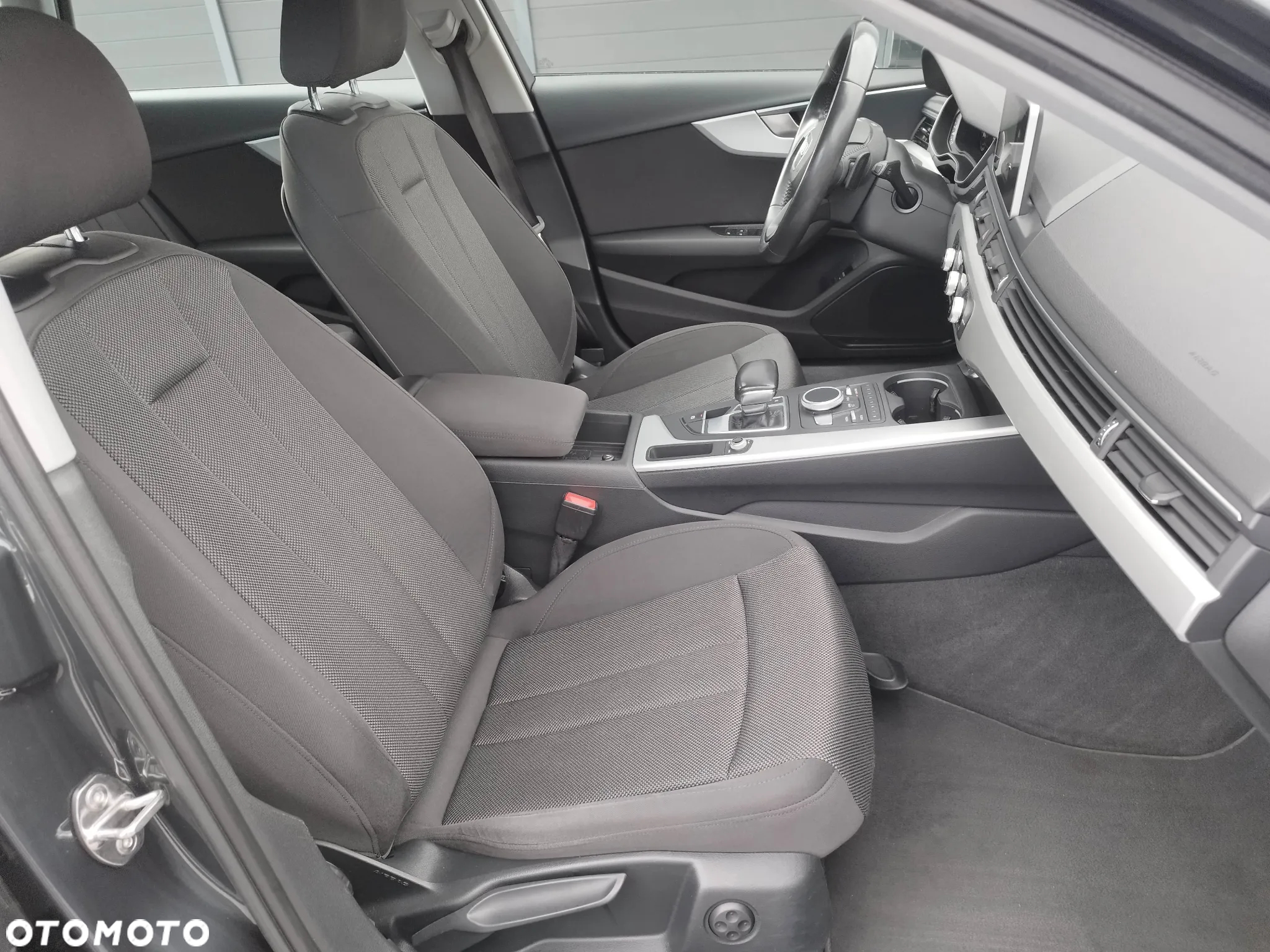 Audi A4 Avant 2.0 TDI S tronic design - 29