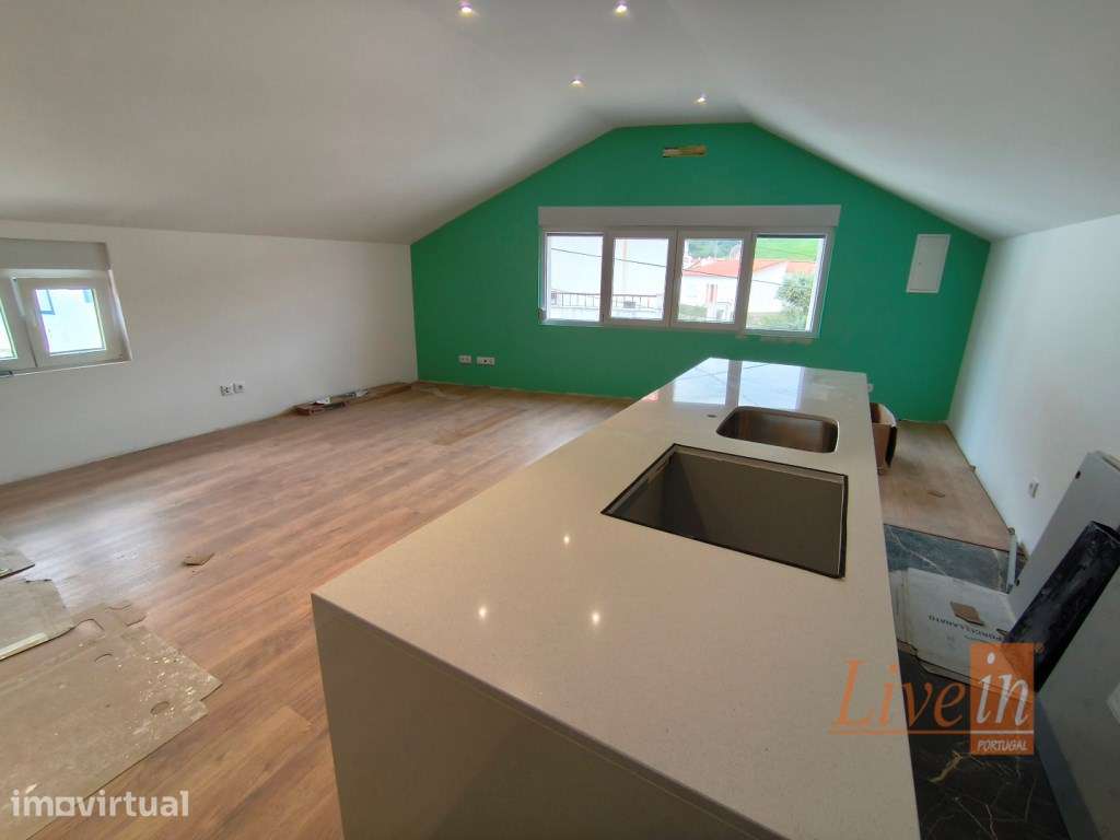 Moradia T2 em Remodelação Total em Freiria - Grande imagem: 5/18
