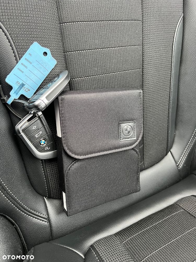 BMW Seria 3 320d Sport Line Shadow - 22