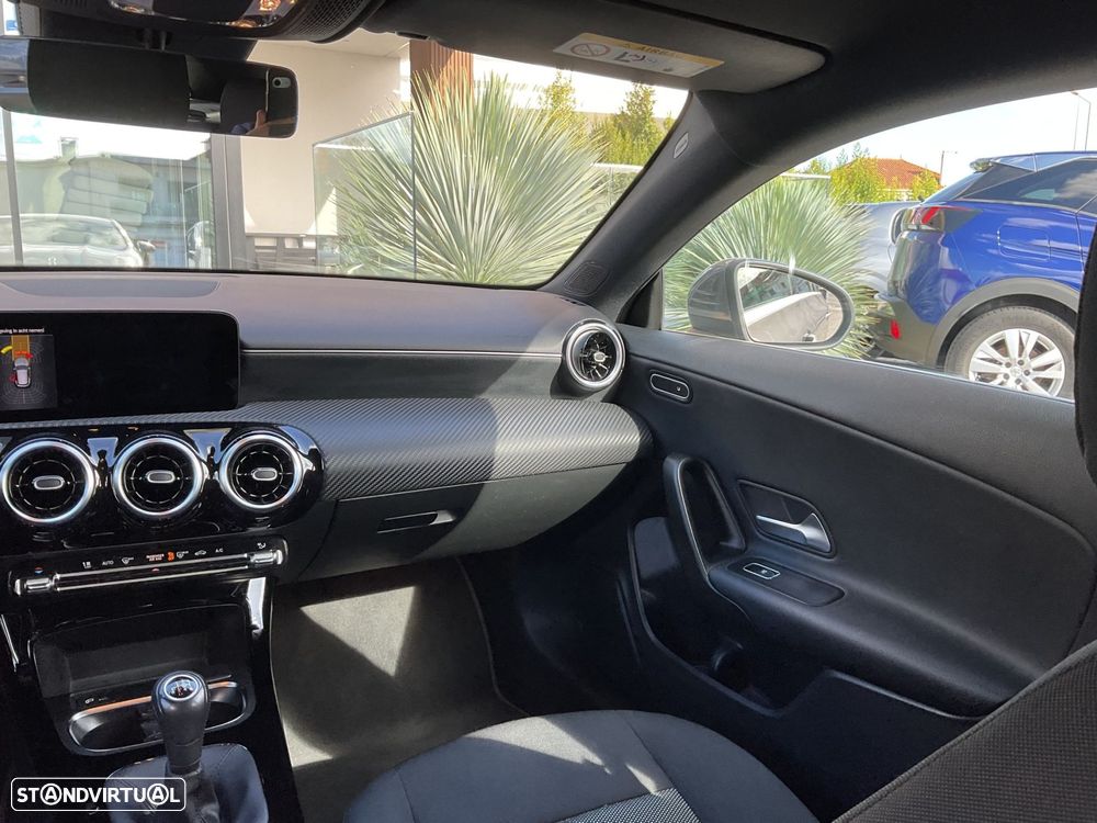 Mercedes-Benz CLA 180 d Shooting Brake Business Solutions - 32