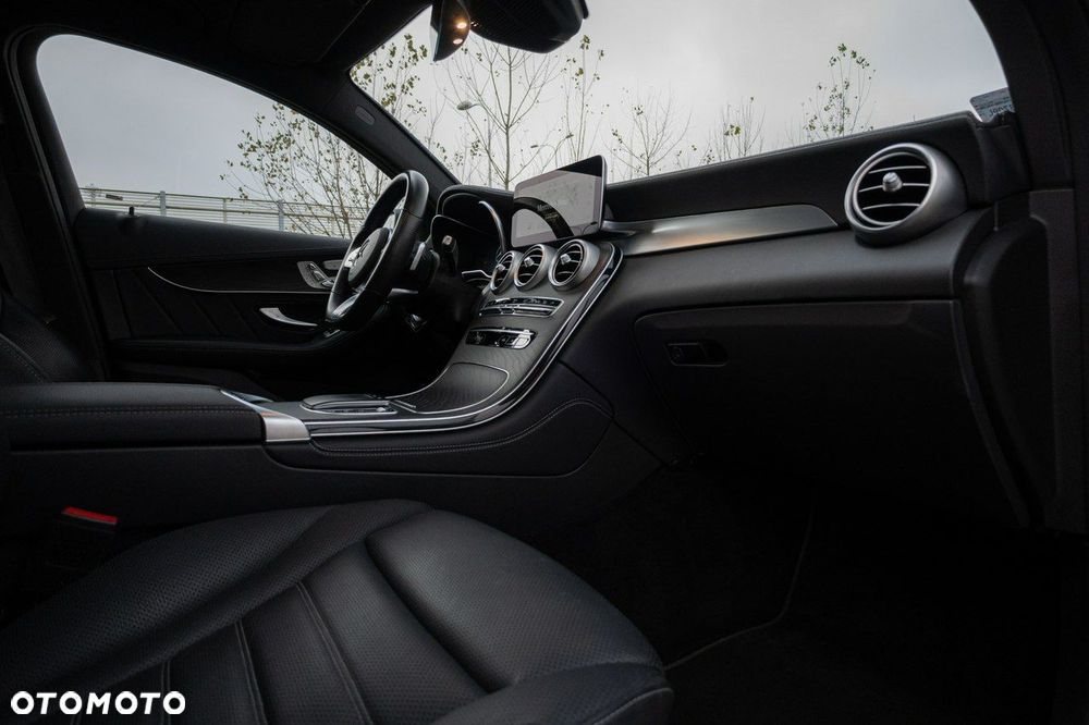 Mercedes-Benz GLC - 21
