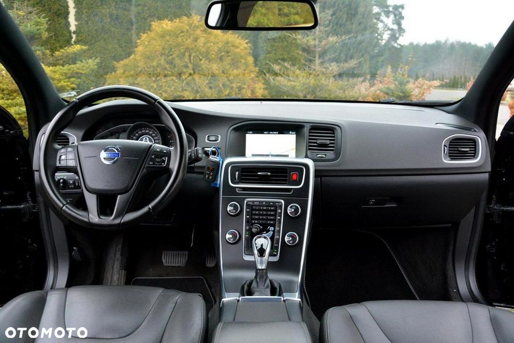 Volvo V60 D4 Geartronic Momentum Pro - 29