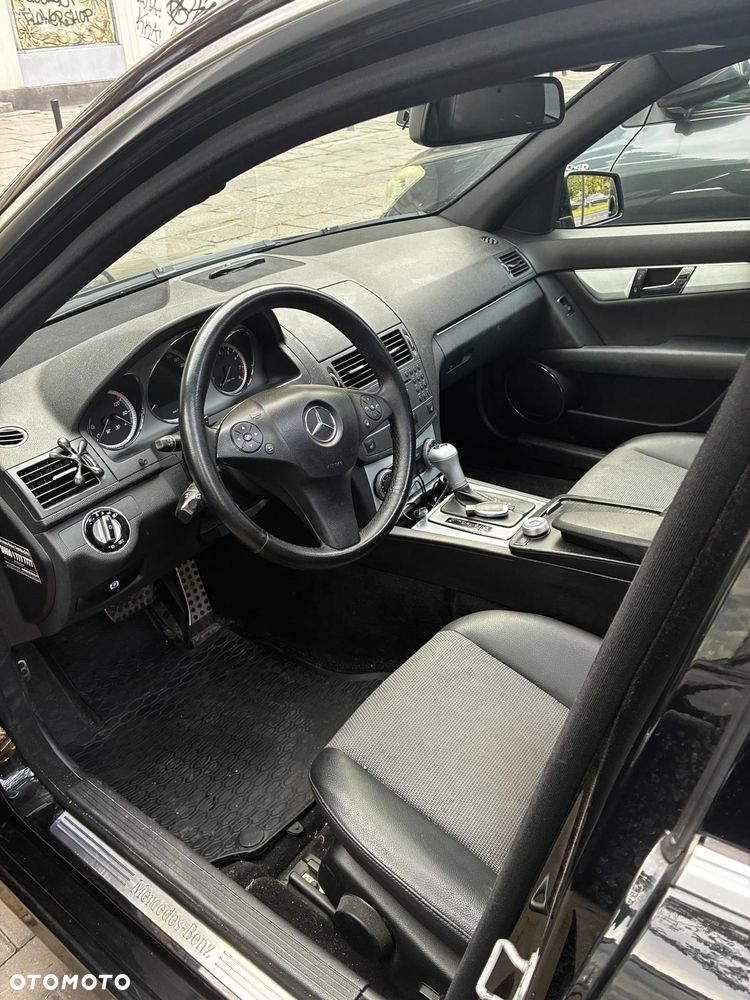Mercedes-Benz Klasa C 250 CGI BlueEff Avantgarde - 6