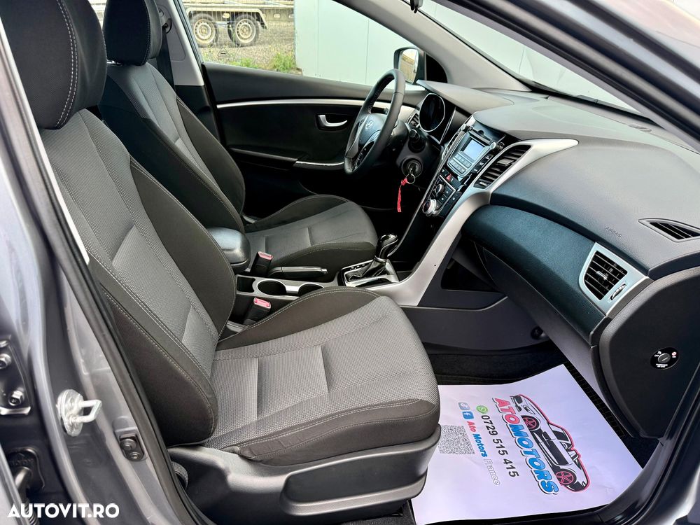 Hyundai i30 1.6 CRDI Automatik Style - 10