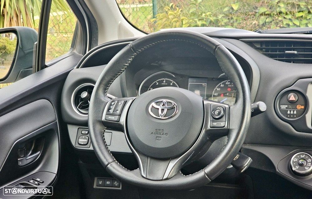 Toyota Yaris 1.5 HSD 20 Anos - 7