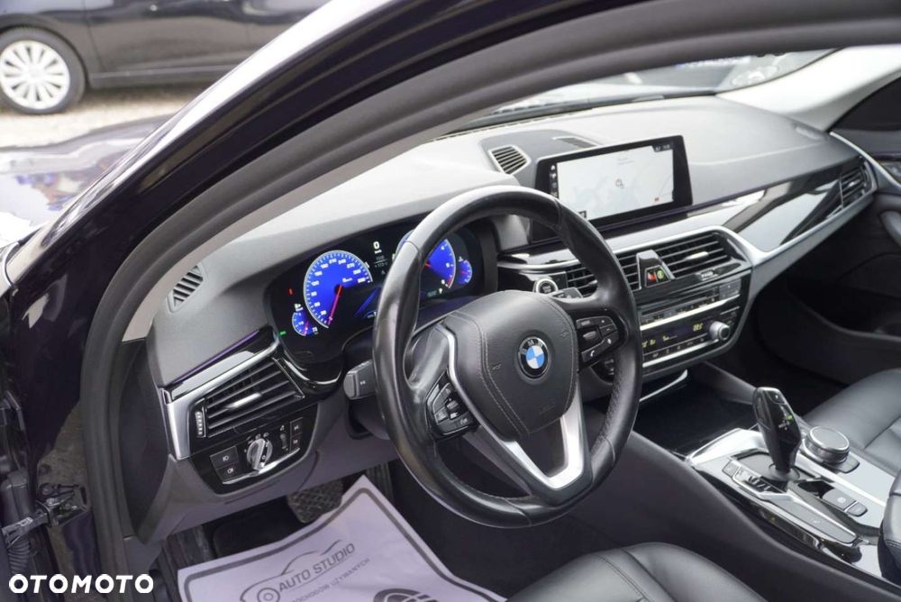 BMW Seria 5 520d Sport Line sport - 11