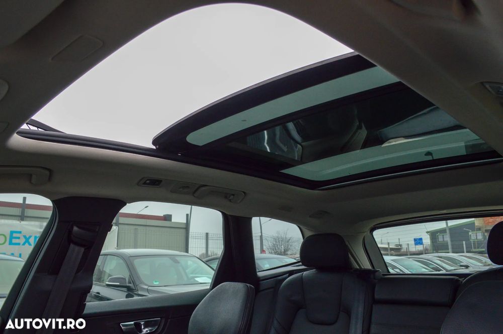 Volvo XC 60 T6 AWD Recharge Geartronic Inscription - 9