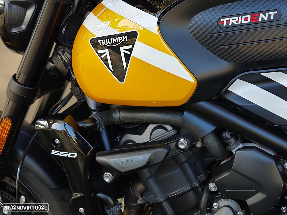 Triumph Trident 660 Cosmic Yellow - 2