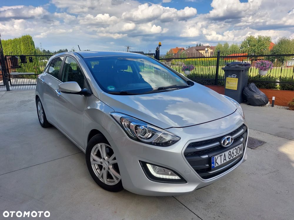Hyundai i30 blue 1.6 GDI YES Gold - 1