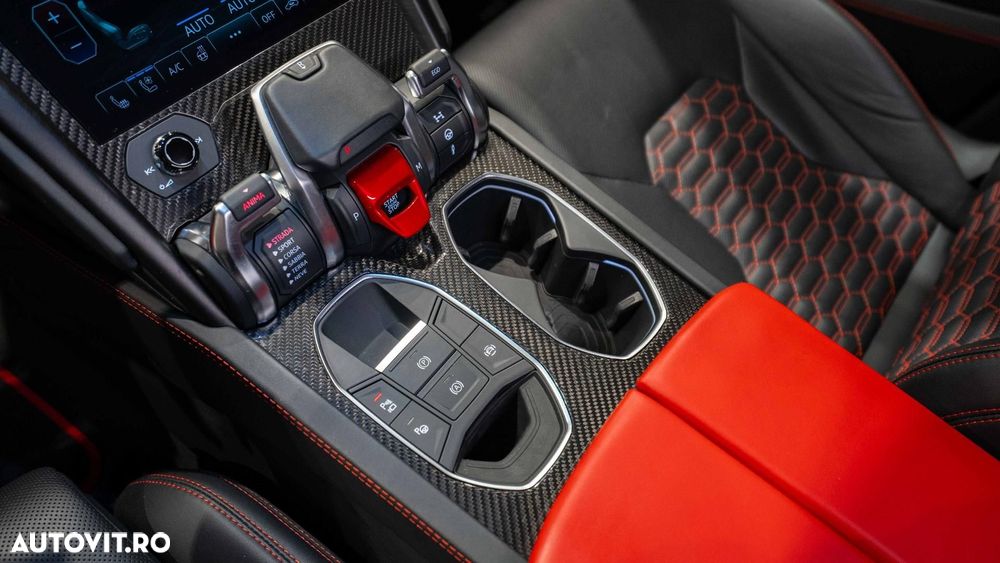 Lamborghini URUS - 36