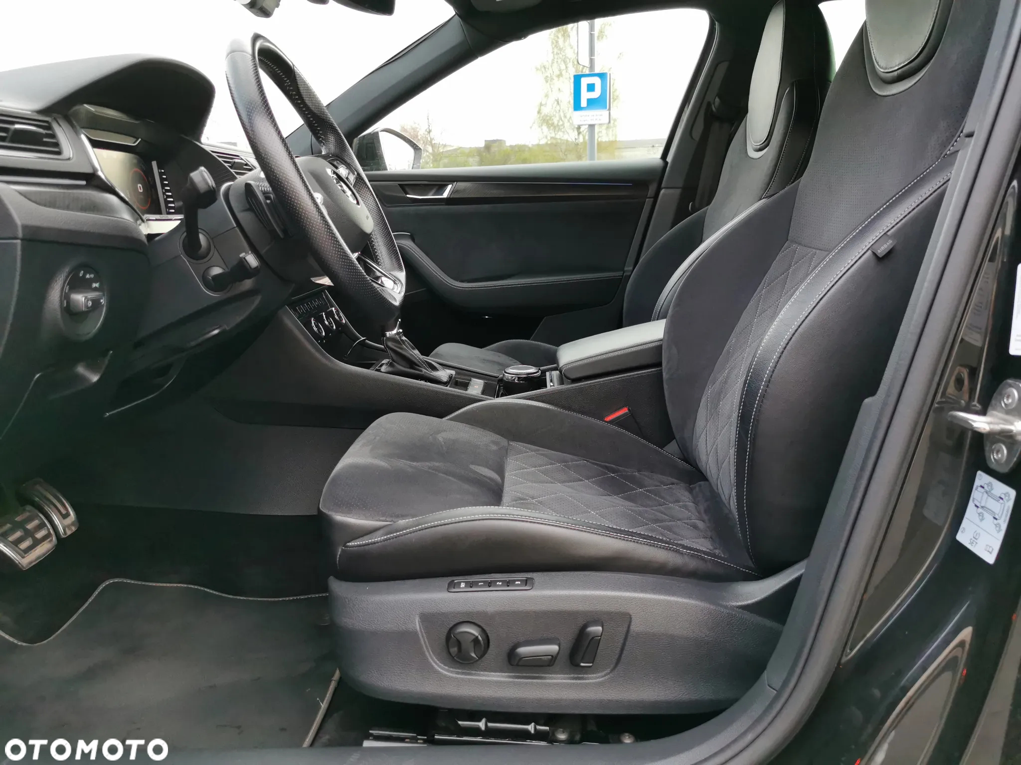 Skoda Superb Combi 2.0 TDI DSG Sportline - 12