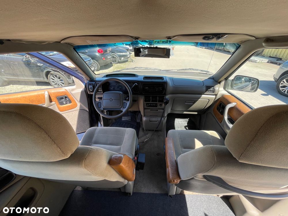 Chrysler Voyager 3.3 SE - 12