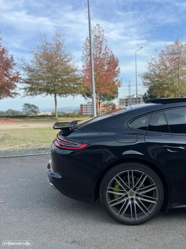 Porsche Panamera 4 E-Hybrid - 14